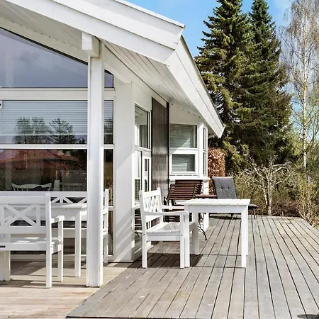 Holiday home Stunning In With Wifi Dronningmolle