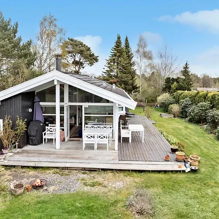 בית נופש Stunning In With Wifi Dronningmølle